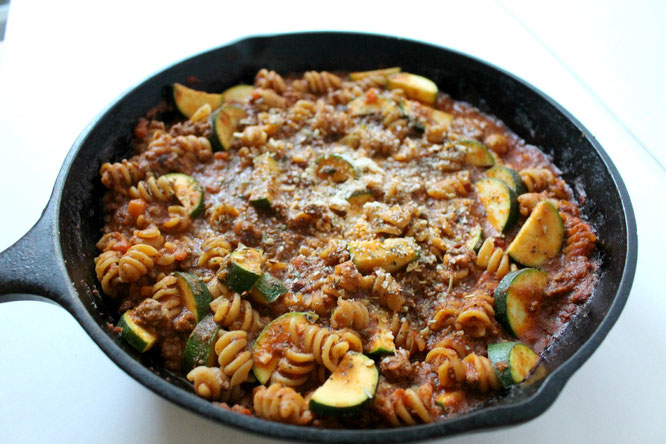 healthy lasanga skillet - delicous and diet-friendly!  by homemade nutrition - www.homemadenutrition.com