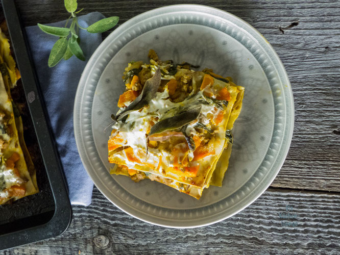 Saftige Kürbis-Hackfleisch-Lasagne & Salbei