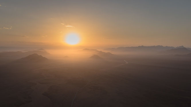 Namib sky balloon safari Namibia - Namib Naukluft Park, Sossusvlei - sunrise high above the ground, a marvelous experience