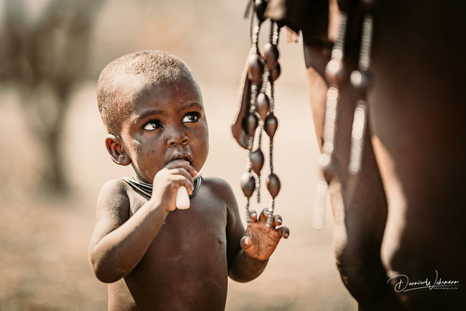 himba junge epupa kaokoveld namibia