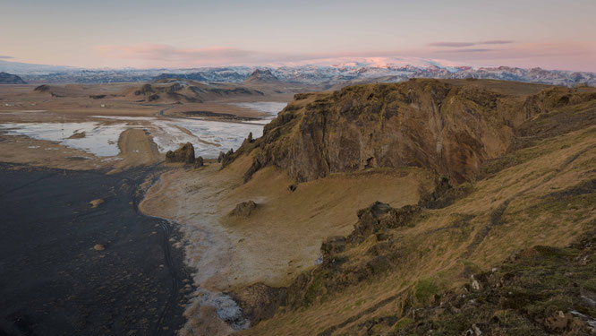 View from Dyrhólaey towards the Vatnajokull Nationalpark | Iceland 2016