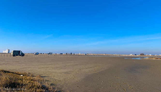 Camargue mit Wohnmobil- Strand von Salin-de-Giraud