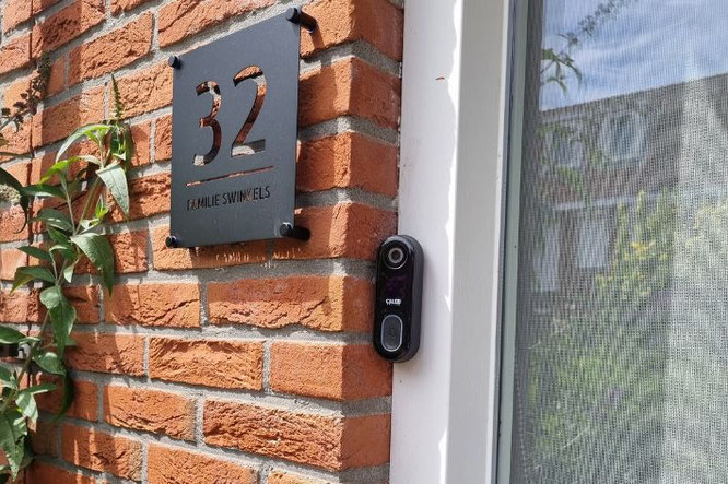 Naambordje maken voor de voordeur: een kleine verandering met een groots effect