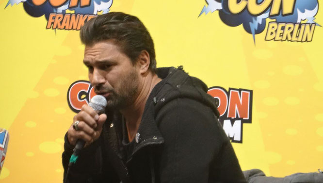 Manu Bennett