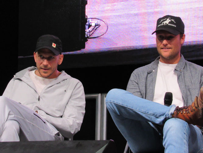 Gustaf Skarsgård (left)  and Jordan Patrick Smith (right) at Comic Con Manchester 2023