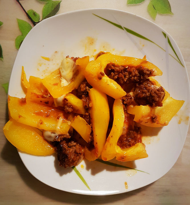 Die gefüllte Hack-Paprika hat Junior sehr gut geschmeckt.