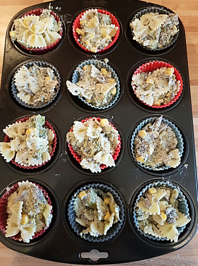 Vegetarische Nudelmuffins fürs Baby-led Weaning oder auch ältere Kinder: Breifreies Rezept auf Mama-Blog Patschehand.de