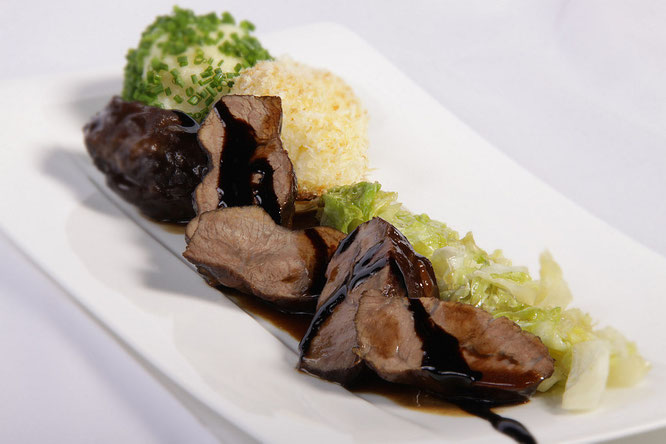 Schweinebäckchen in Lembergsoße ©Staufenfleisch