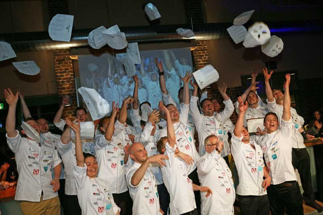 Der Kochmützenwurf hat Tradition bei "Koch des Jahres" Foto: ©BestChefs