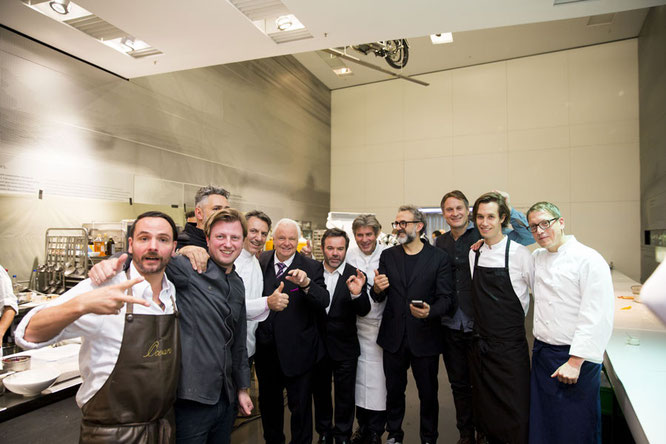 Die ECKART 2015 Preisträger mit Eckart Witzigmann zu Besuch in der Küche. ©BMW Group