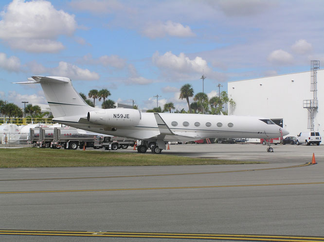 04-11-2016 - N59JE (Gulfstream V, 559) - Opa Locka (FL), USA - (C) R. Verhaegh