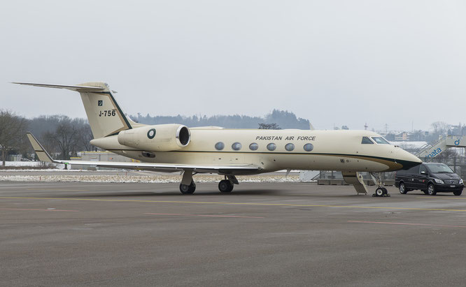 19-01-2017 - J-756 (G450, 4090) - Zurich, Switzerland - (C) JvR Spotter