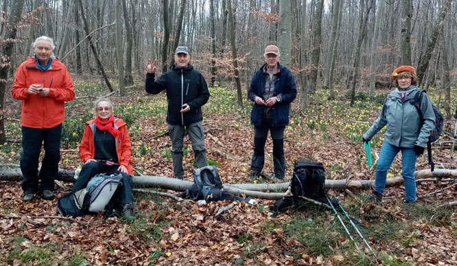 Le casse-croute est terminé, tous prêts pour reprendre la rando