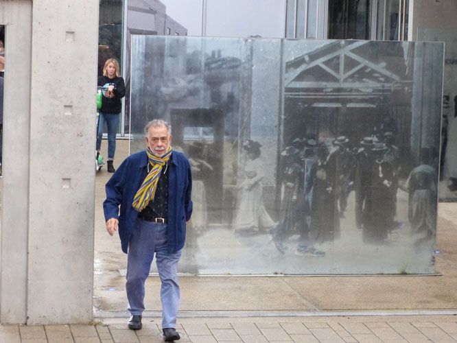 Francis Ford Coppola, lors du tournage de "Sortie des usines Lumière",  qu'il a dirigé  - Festival Lumière 2019 - Photo © Anik Couble 