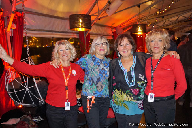 En compagnie de mes amies bénévoles, Annie Constance et Annie, lors du Festival Lumière 2018,  à Lyon - Photo © Anik Couble