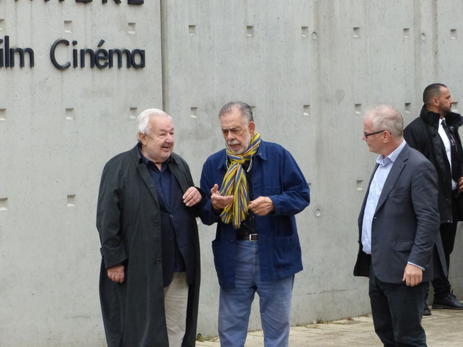 Moment d'echange entre Francis Ford Coppola et Paul Rassam, lors du tournage de "Sortie des usines Lumière", dirigé par Francis Ford Coppola - Festival Lumière 2019 - Photo © Anik Couble 