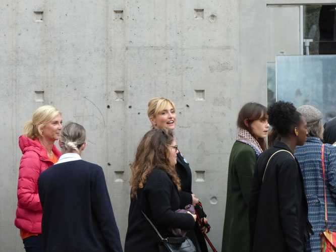 Michèle Laroque et Julie Gayet, lors du tournage de "Sortie des usines Lumière", dirigé par Francis Ford Coppola - Festival Lumière 2019 - Photo © Anik Couble 