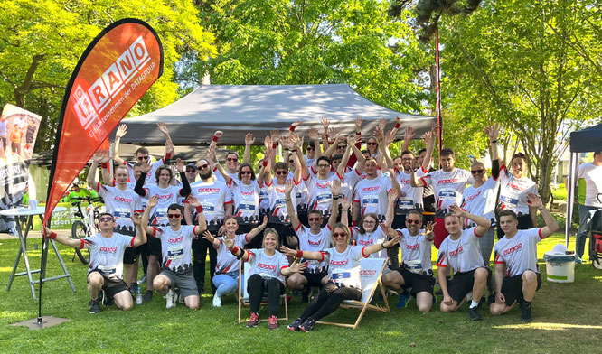 Tolle Stimmung am URANO-Stand im Kreuznacher Kurpark: ein Großteil unserer Laufcrew kurz vor dem Startschuss.