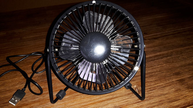 EasyAcc Mini USB Ventilator
