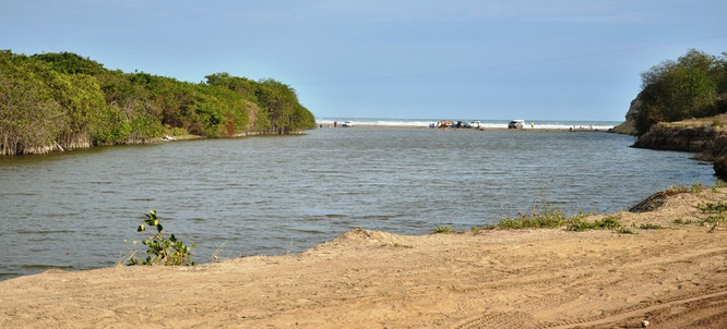 Un remanso en la playa de San José. Montecristi, Ecuador.