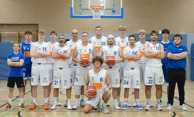 Die 2. Herren-Mannschaft und ihre Coaches in der Saison 2025/26. (Foto: Fromme)
