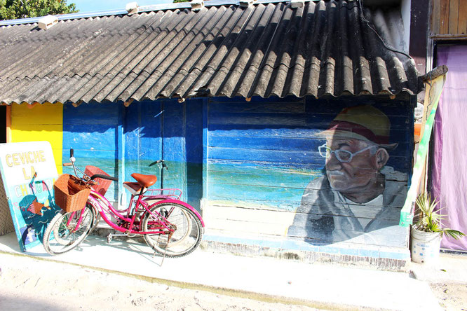 Old man and bikes in Holbox