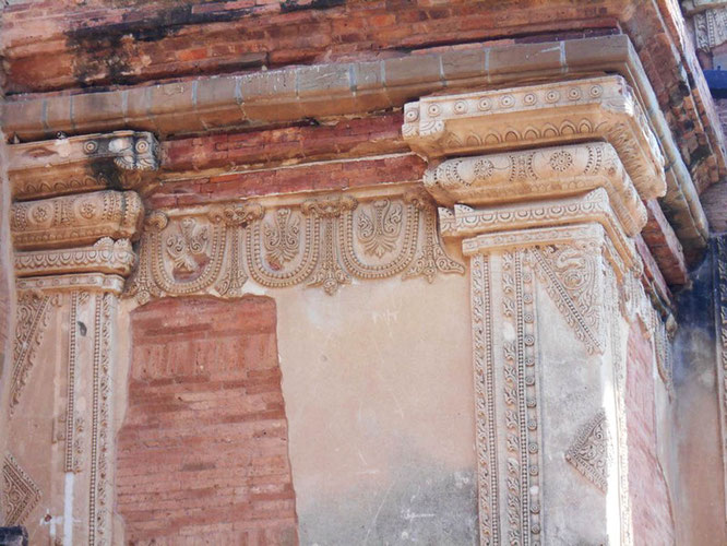 Facade of Htilominlo temple in Bagan