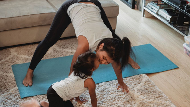 Yoga mit Kindern zuhause