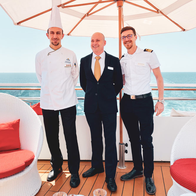 Costa Venezia Crew Gennaro Balzano, Hotelmanager Miguel Munir und Salvatore Barlassini