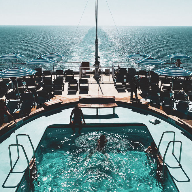 Pool auf der Costa Venezia