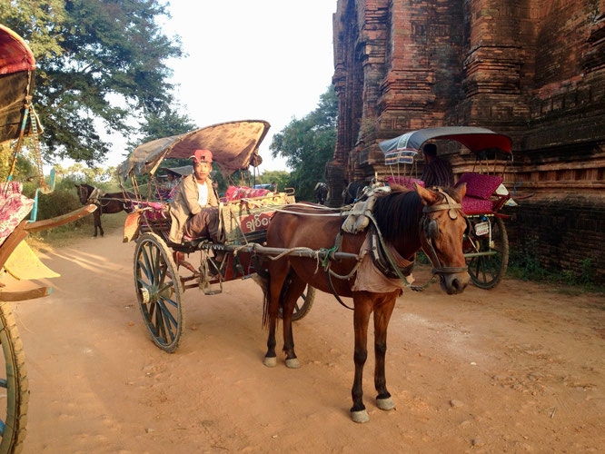 Pferdekutsche, Bagan, Myanmar