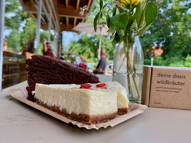 New York Cheesecake und Schoko-Himbeertorte, Café Glasklar, Großer Stechlinsee