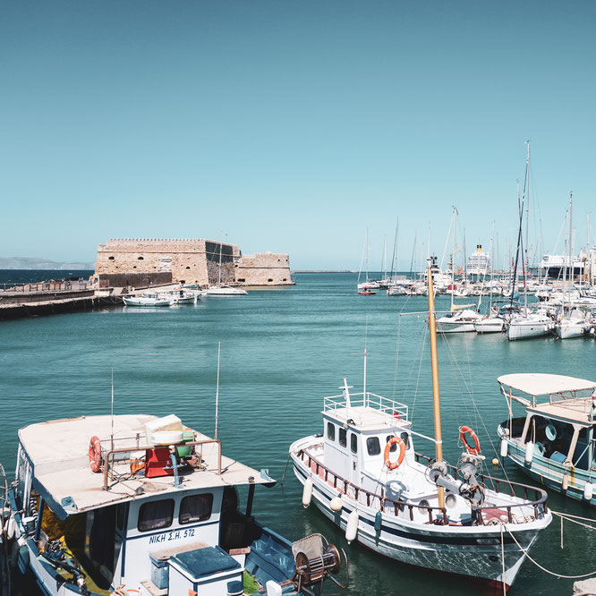 Hafen von Heraklion auf Kreta mit venezianischer Festung