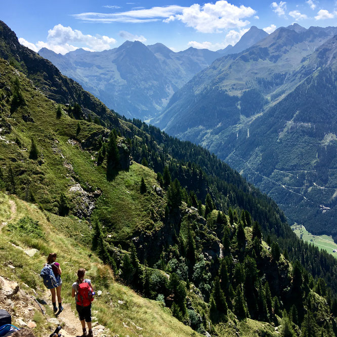 Auf dem Schladminger Höhenweg: Traumhaftes Bergpanorama oder einschüchternde Tiefblicke?