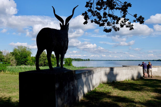 Schlosspark Plaue, Plauer See, Denkmal Markhor, Havelland, Brandenburg