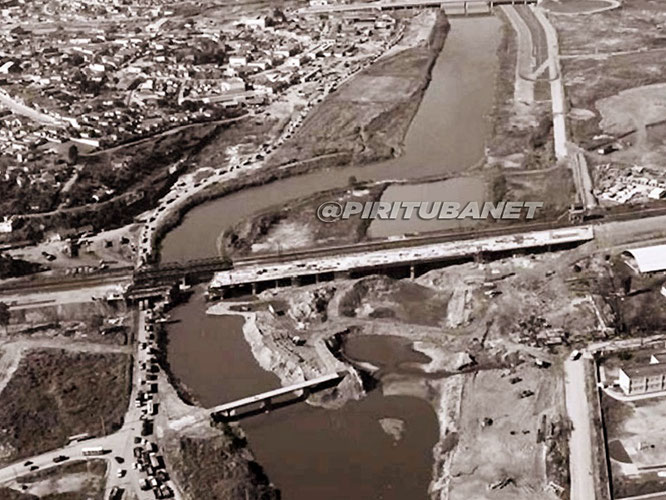 Construção da ponte do Piqueri