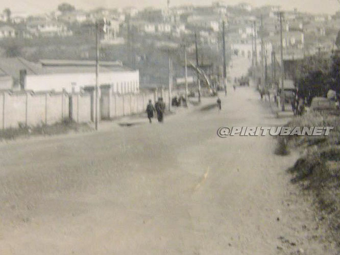 Av Raimundo Pereira de Magalhães antes da construção do viaduto sobre os trilhos do trem na estação Pirituba