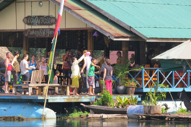 Thailändisch Neujahr: Hier bleibt keiner trocken.
