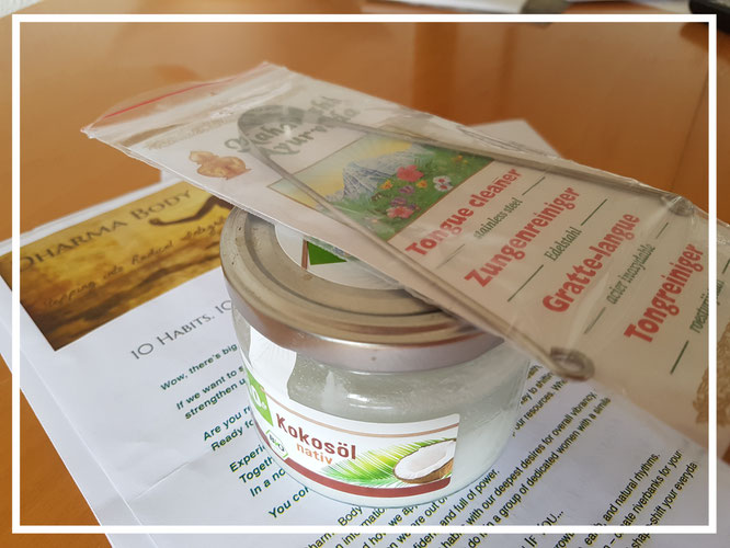 Ein Zungenreiniger aus Edelstahl war gar nicht so einfach zu bekommen - gehört aber zum ayurvedischen Morgenprogramm.