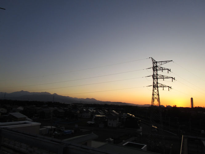 今日の屋上からの景色。日の入りには間に合いませんでした