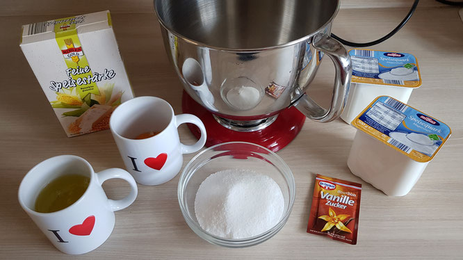 Die Zutaten für die Quarkmasse des Käsekuchen