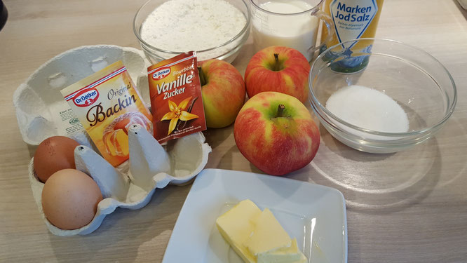 Die Zutaten für Apfel-Pfannkuchen