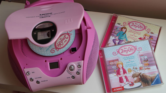CD-Player mit den Hörbücher "Das Pony-Café" aus dem JUMBO-Verlag