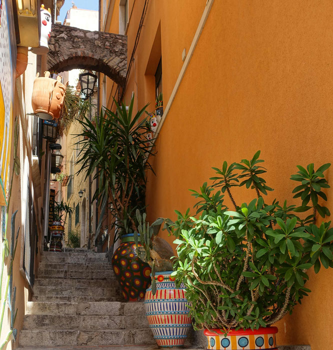 Sicile : ruelle à Taormina