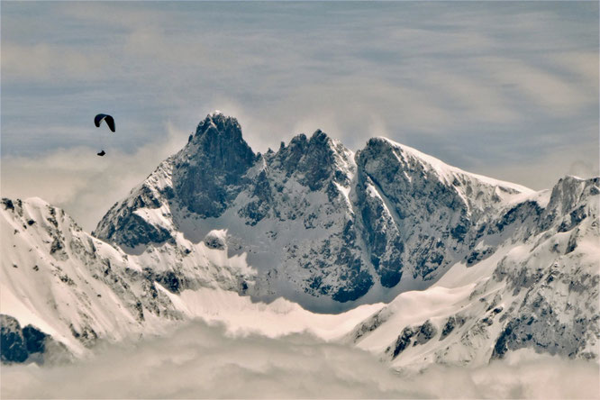 Le Grand Pic de Belledonne, à près de 3000m. Photo Tête de Mule, merci !
