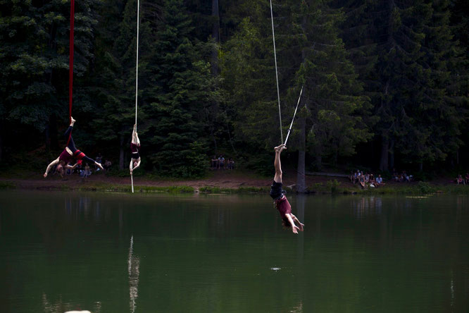 "Instant" Belledonne en Cirque juste au dessus du Lac de Freydières. Capturé en photo par Kolia. Merci. Juillet 2019 avec 1800 participants dans le weekend.