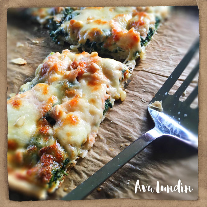 Pizza mit Blattspinat