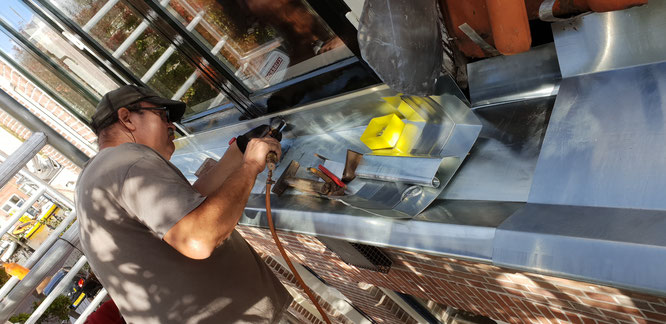 Schilderwerk kozijnen ramen en deuren houtrot herstellen HR++ isolatieglas plaatsen