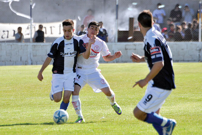 Jorge Newbery y Huracán se ven las caras. Foto: D. Crónica.