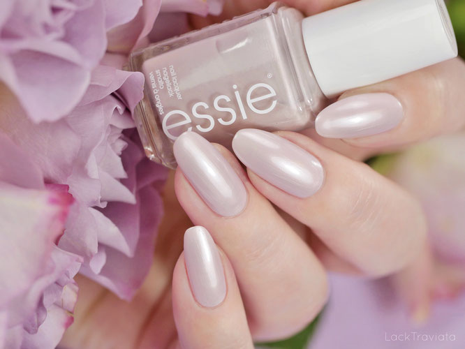 essie • pillow talk-the-talk (EU 748) • Not Red-y for Bed Collection (winter 2020/21)